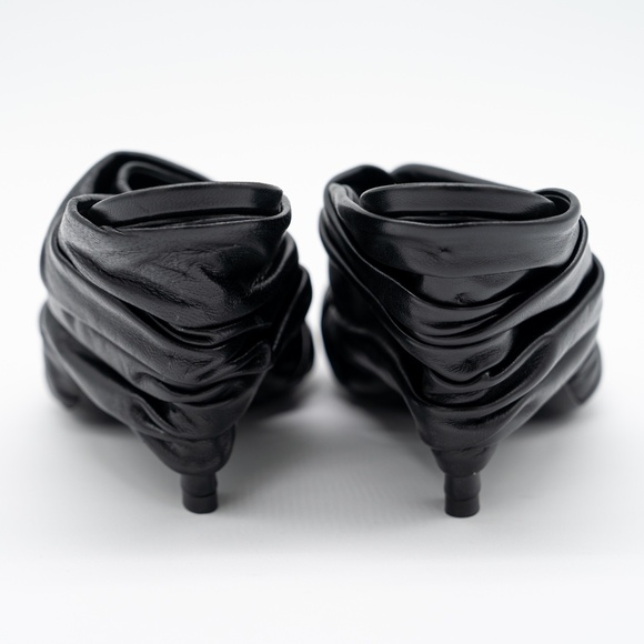 size 40eu 10 US Givenchy Show Twist Heels Mules Black Leather - Picture 5 of 10